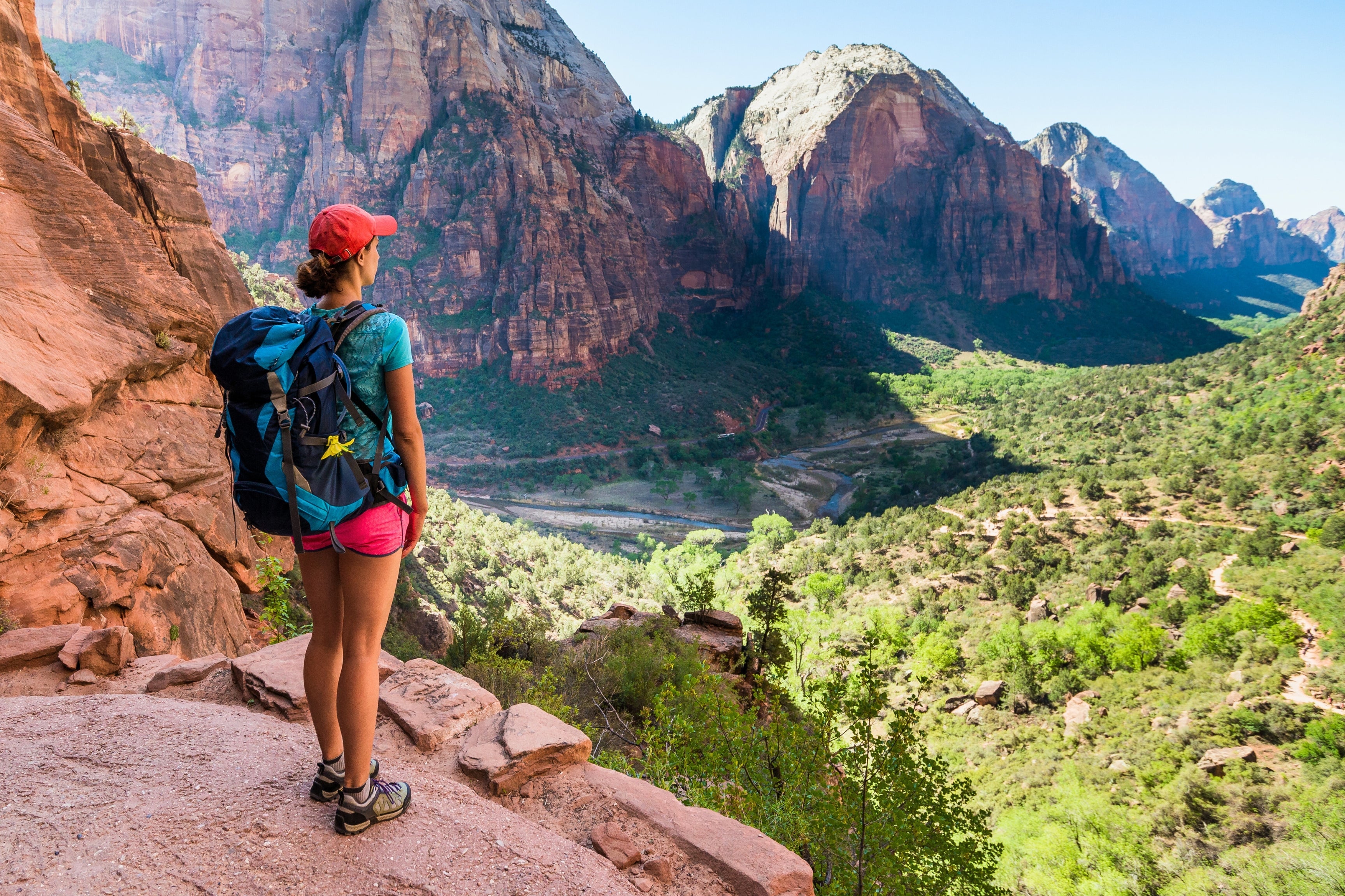hiker_overlooking_sandstone_ca