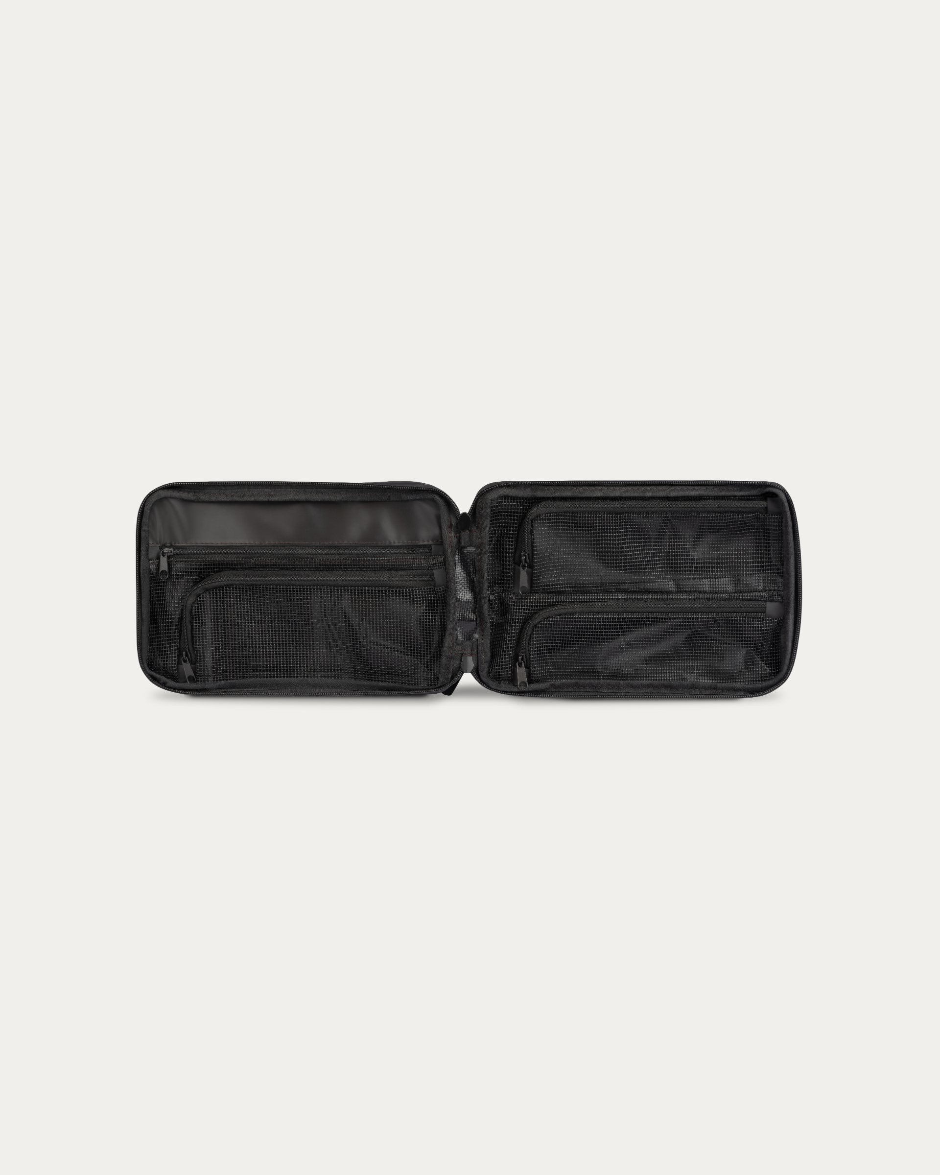 Trousse de toilette noire Explorer PLUS™ - Emballage plus