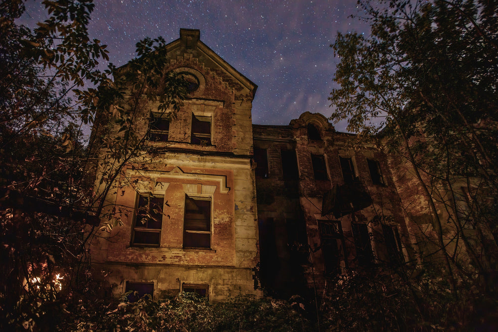ghost tour featured image haunted mansion