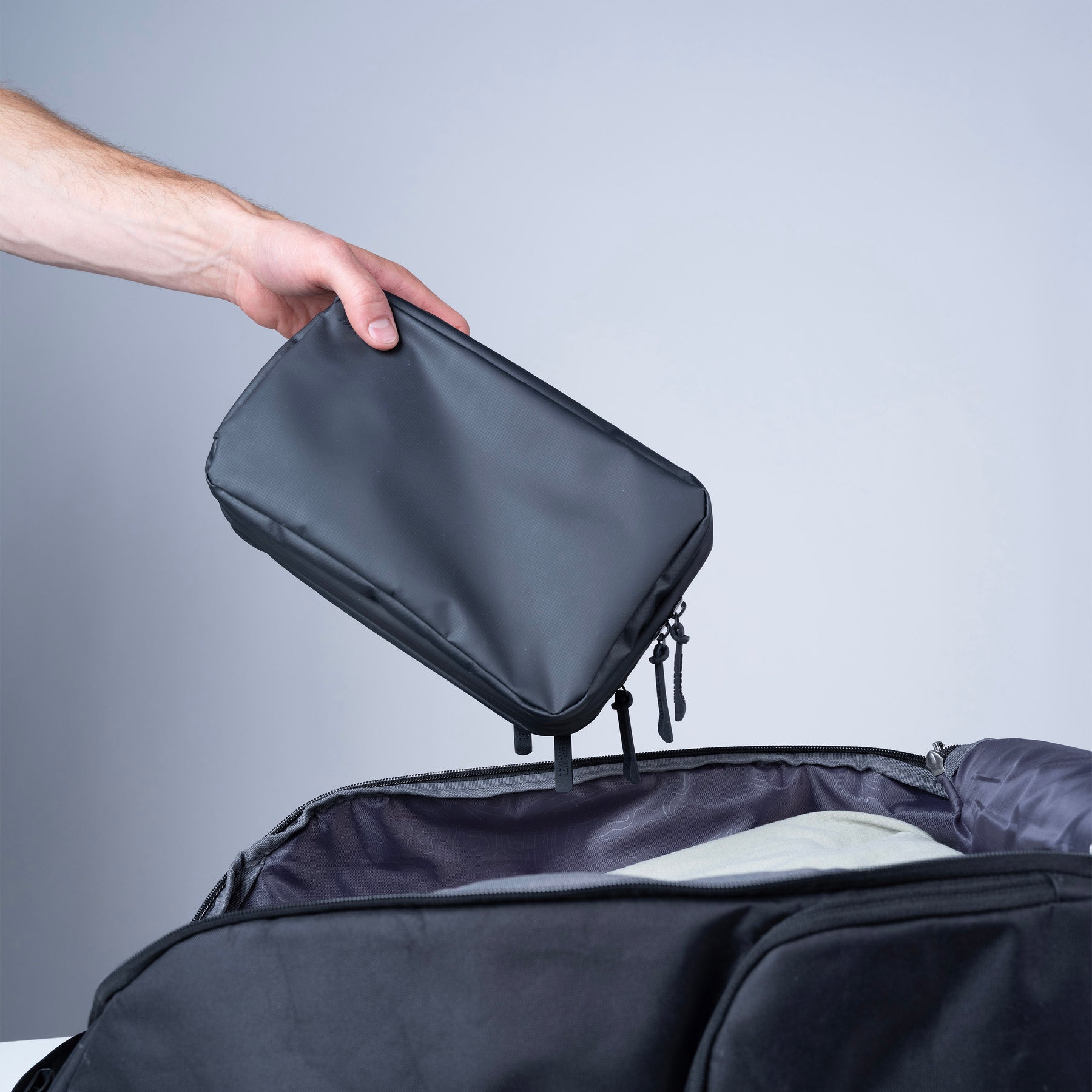 Explorer PLUS Toiletry Bag